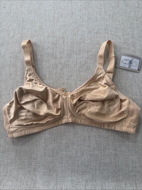 Amoena Rita Pocketed Mastectomy Bra Nude size 42B